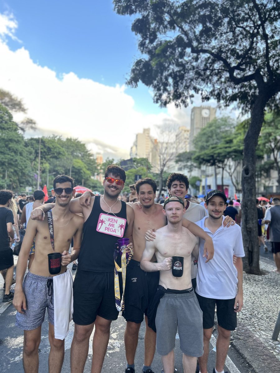 A galera junta no carnaval de rua